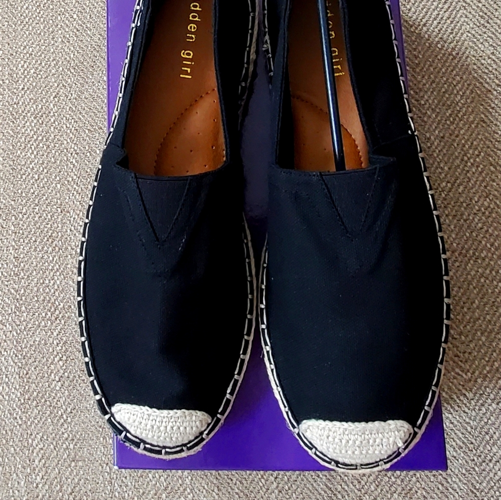 Madden Girl NWB espadrilles